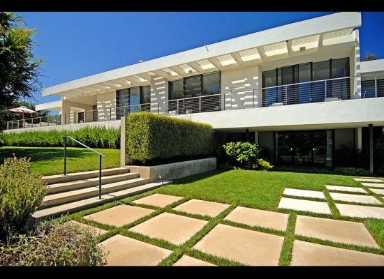 Jennifer Aniston House 1